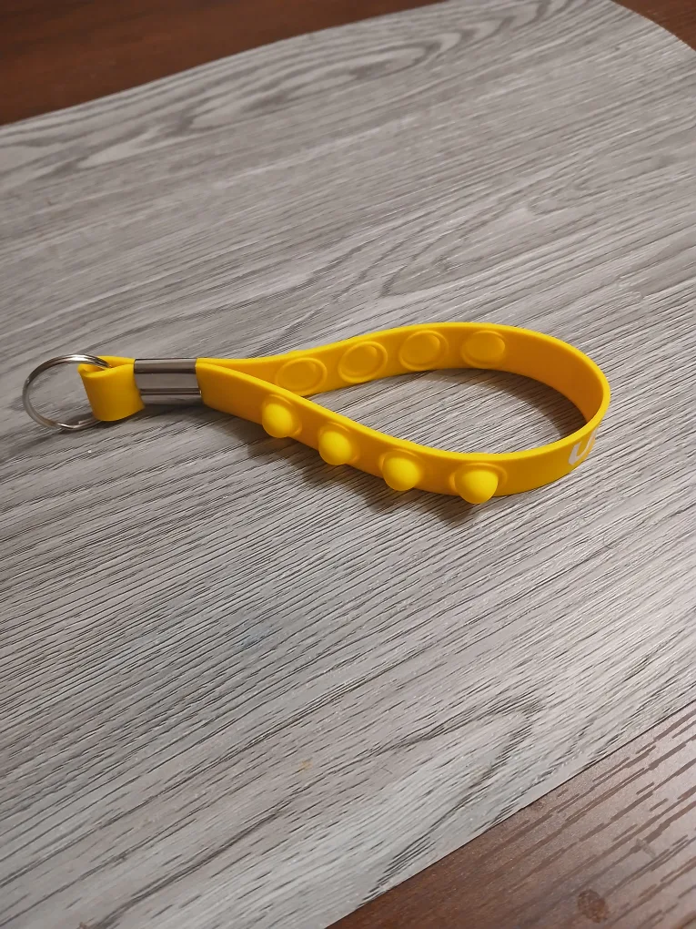 🥕 #freecycle fidget keychain thumbnail