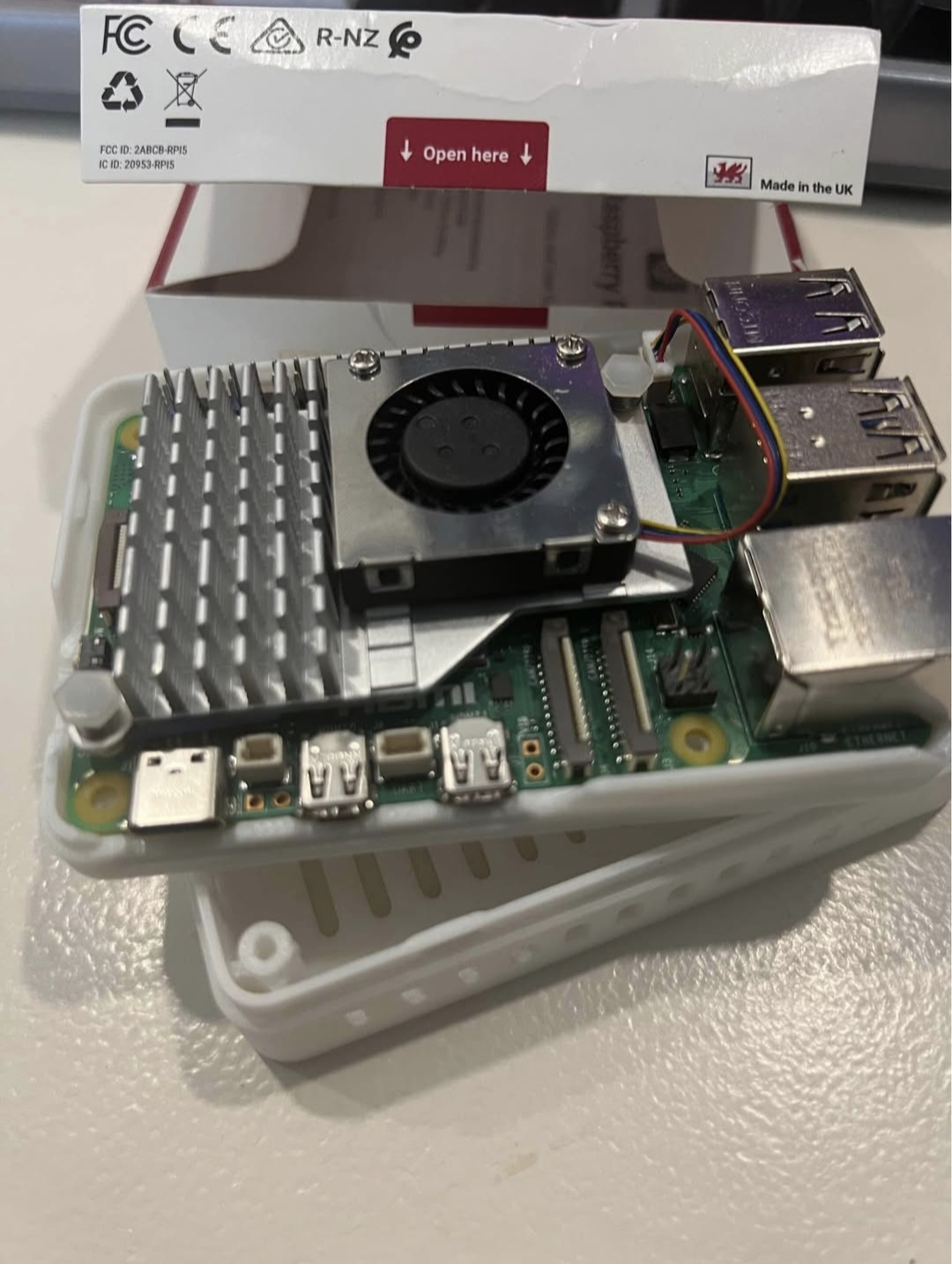 Raspberry Pi 5 (4GB) + Case + Active Cooler + 32GB SD + Extras - photo 2