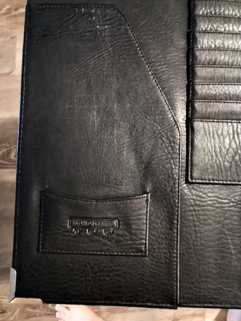 Bond Street Black Leather Portfolio - photo 3