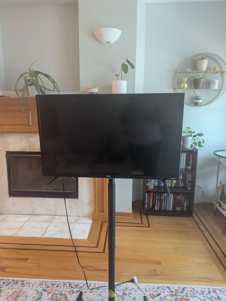 TCL Roku TV - 32 inch (Without Cart, Has Mount) - photo 2
