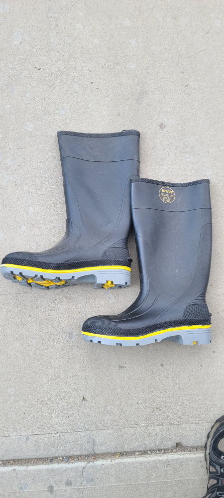 Servus Black Rain Boots - Size 8 - photo 2