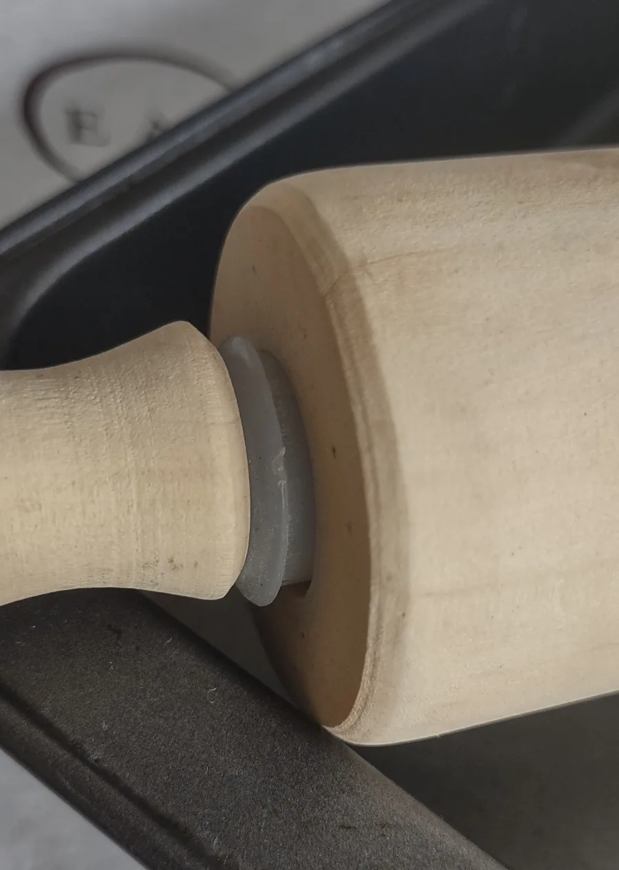 (NEW) Wooden Rolling Pin & Betty Crocker Baking Pan (used) image indicator(2)