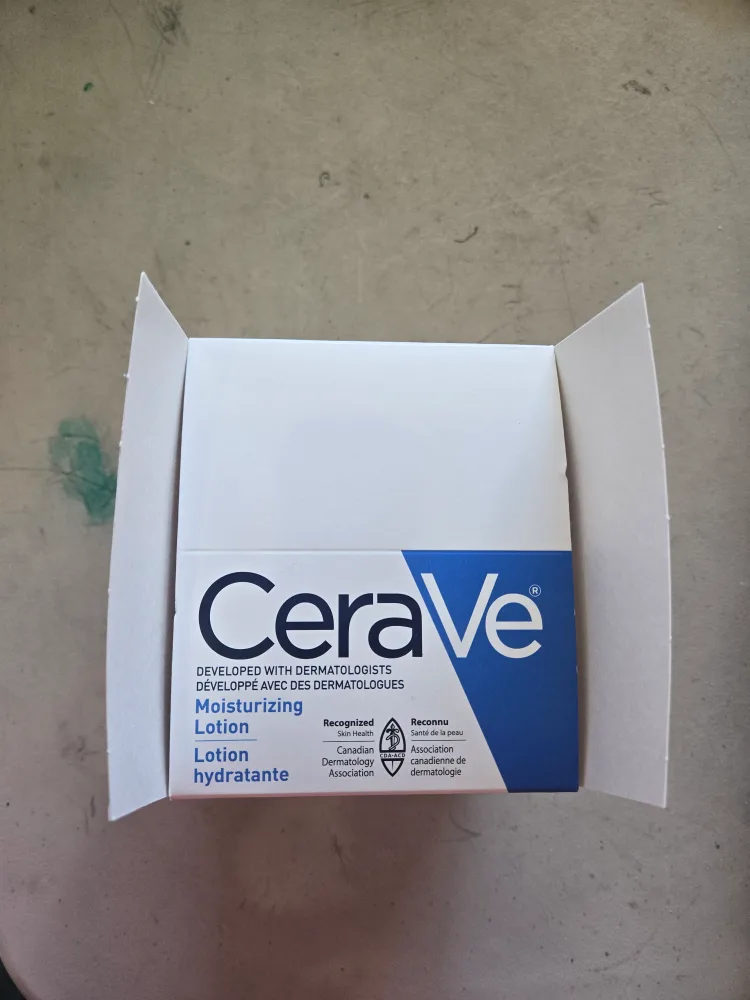 CeraVe Moisturizing Lotion (15 x 29 mL) thumbnail