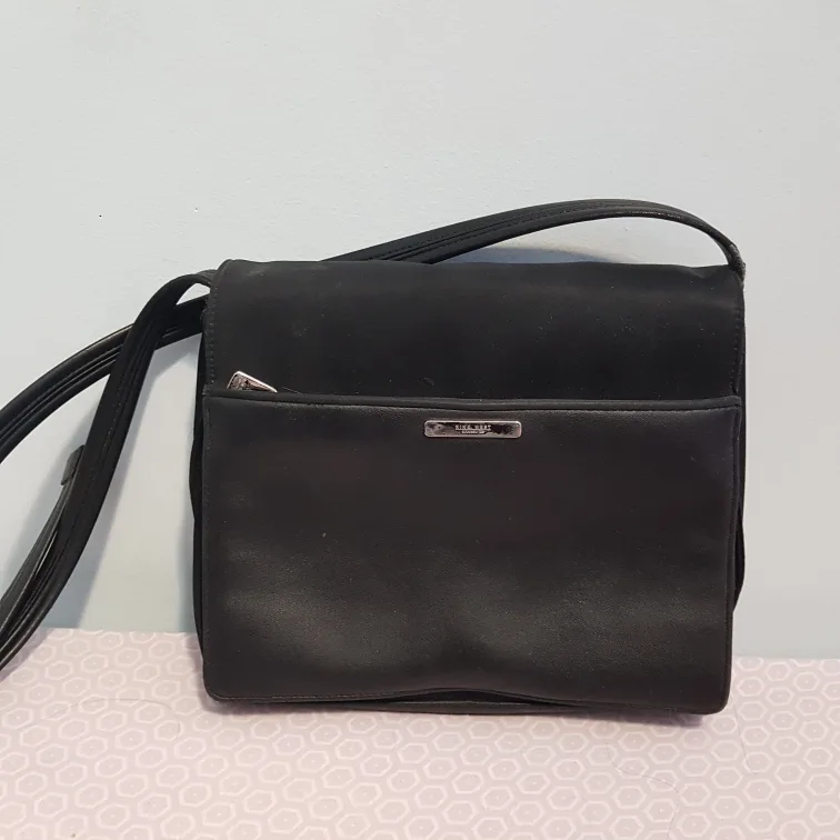 Nine West black crossbody purse 🧡 thumbnail
