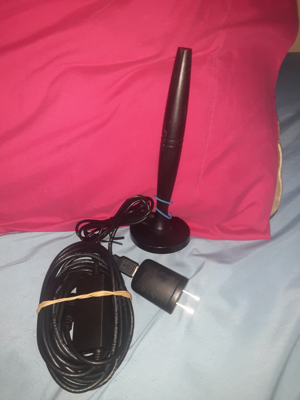 powered digital TV Antenna with Charger