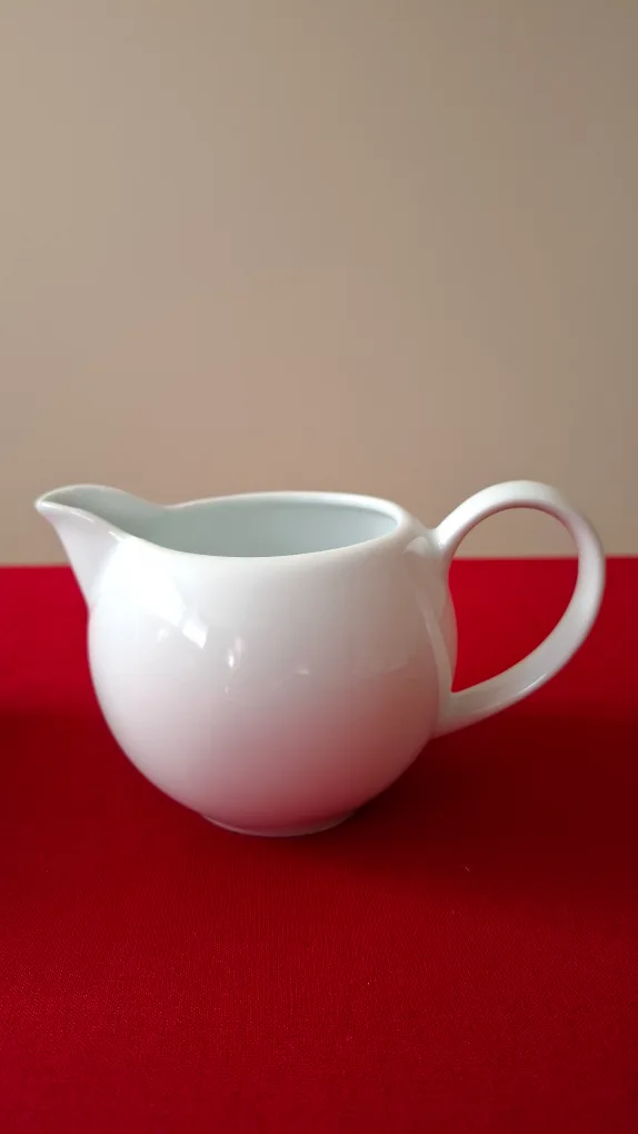 White Ceramic Sugar Bowl & Creamer Set image indicator(3)