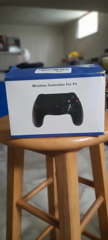 Wireless Controller for P4 - New in Box thumbnail