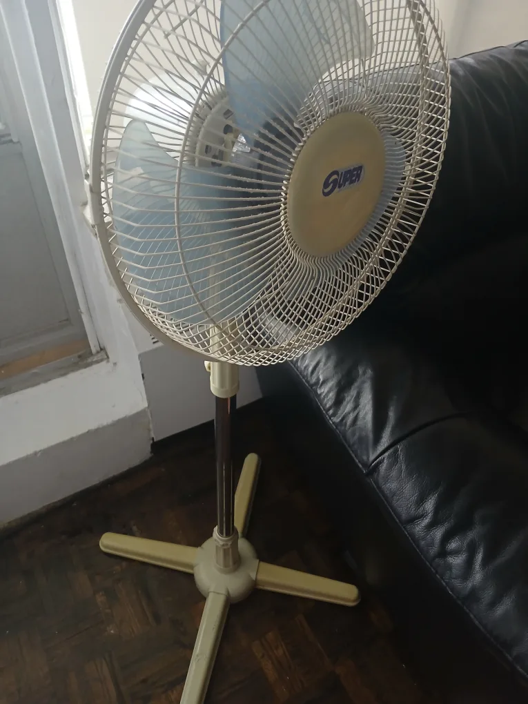 Super Stand Fan - Great for Summer! thumbnail