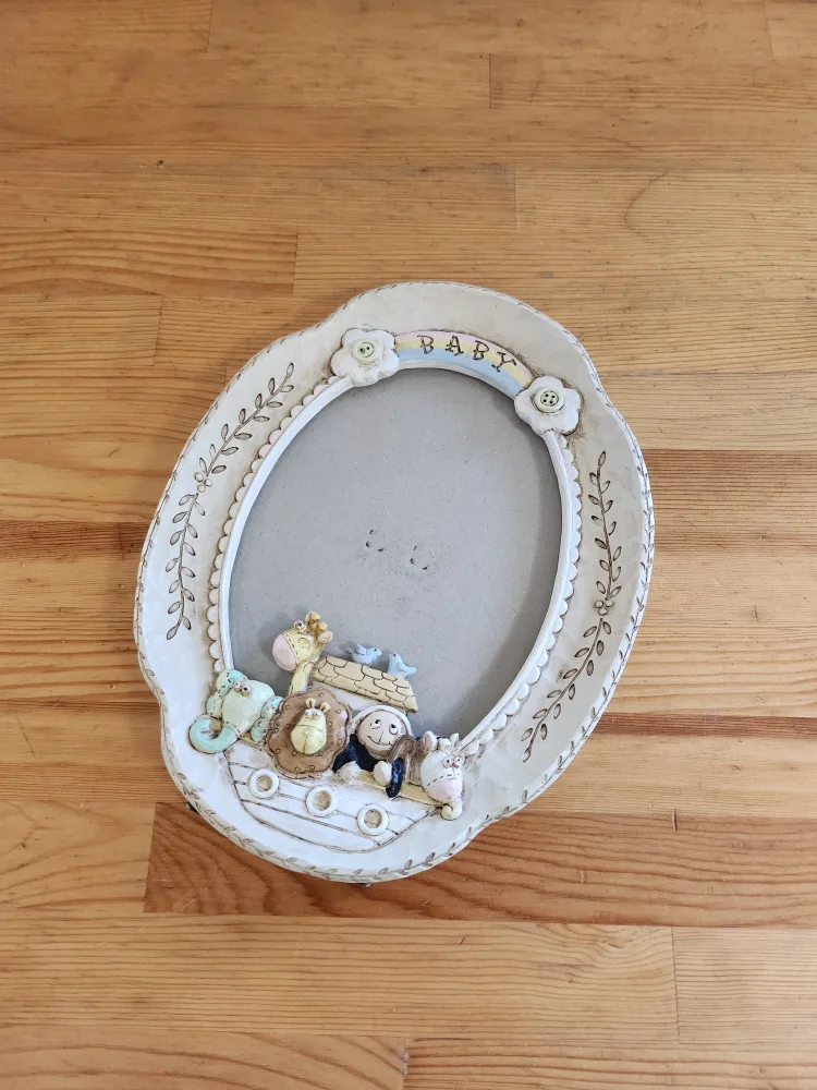 Baby Picture Frame with Noah's Ark Design image indicator(6)