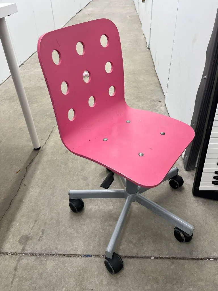 Pink Swivel Desk Chair thumbnail