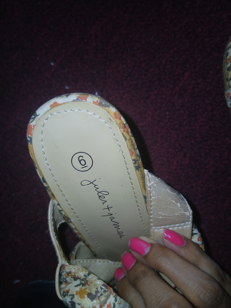 Juliet & James Floral Wedge Sandals - Size 6 - photo 5
