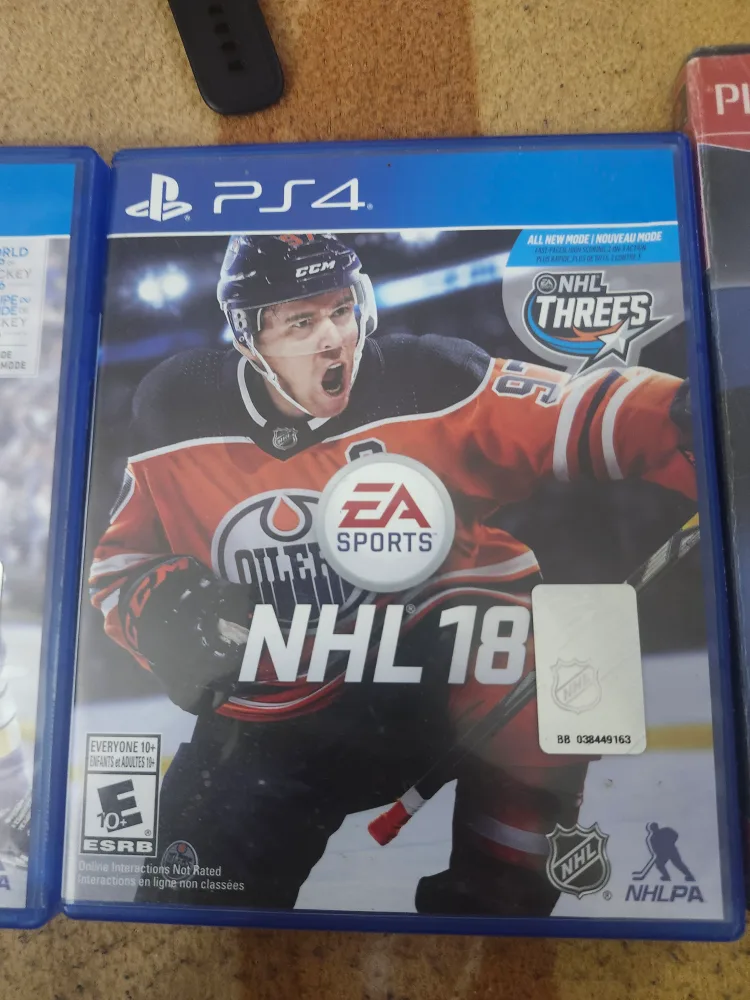 NHL 17 & 18 PS4 Games + Gran Turismo 3 PS2 image indicator(2)