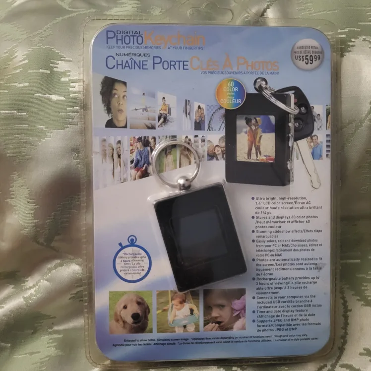 Innovage Digital Photo Keychain - New in Package! thumbnail