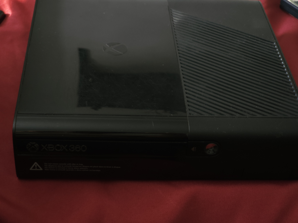 Xbox 360 Console with Kinect