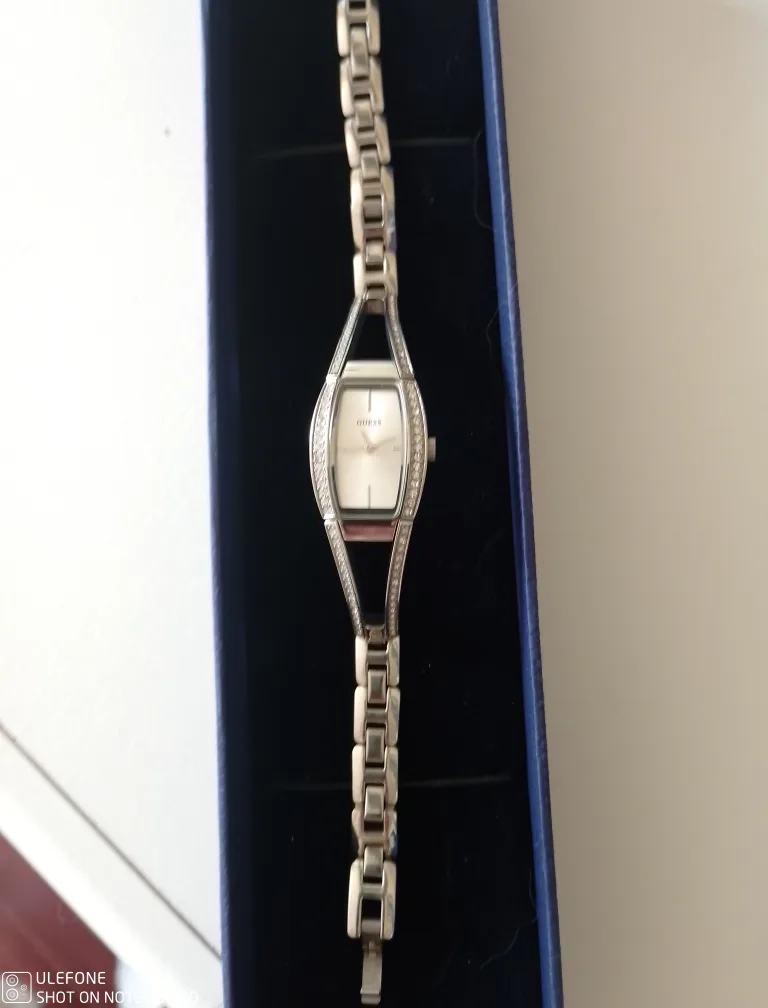 Guess Silver Ladies Watch image indicator(2)