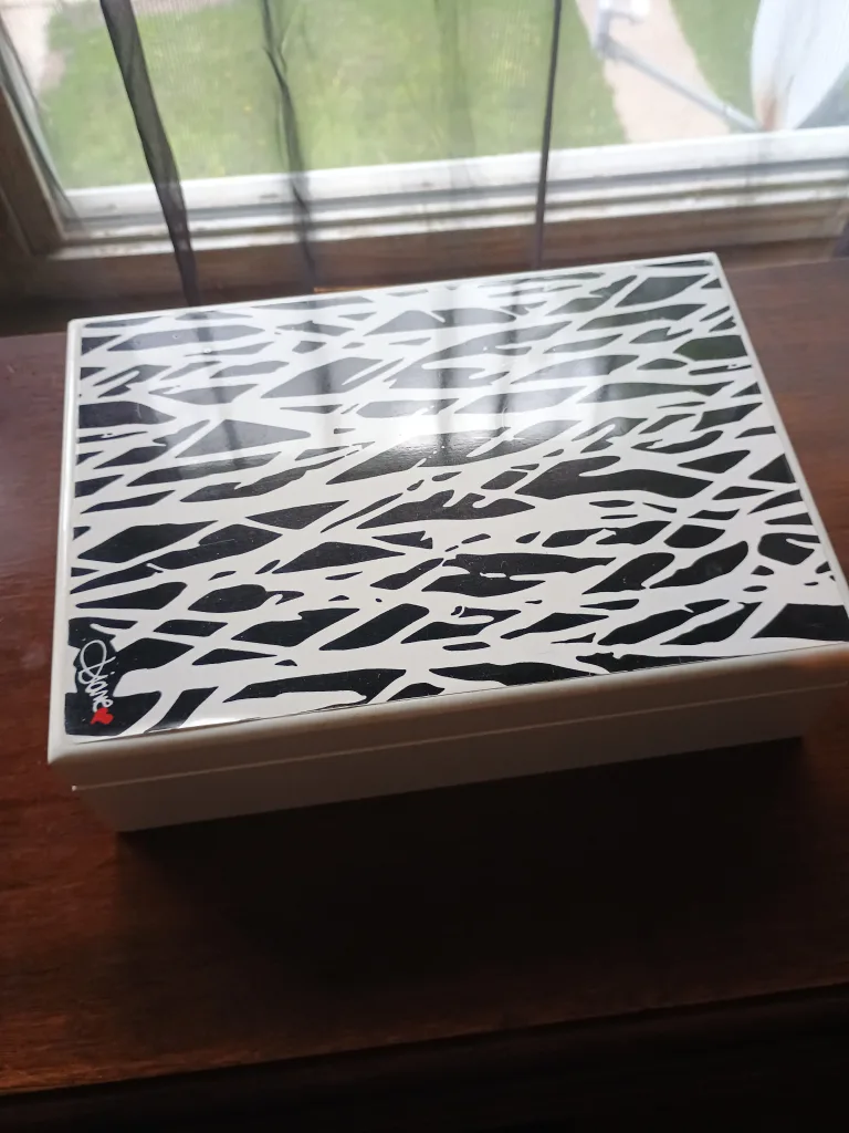 Sima Jewelry Box thumbnail