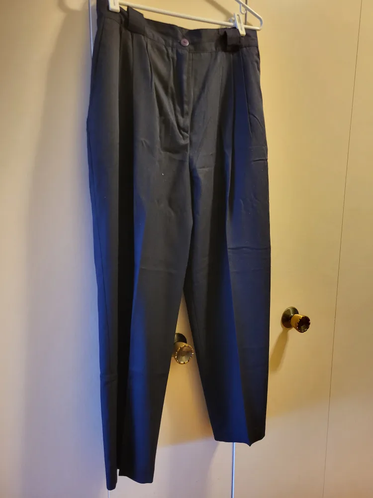 Beechers Brook Navy Women's  Blazer and Pants image indicator(6)