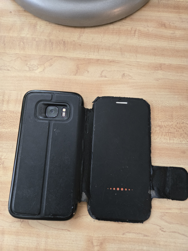 Samsung Galaxy S7 w/ Case & Charger - photo 3
