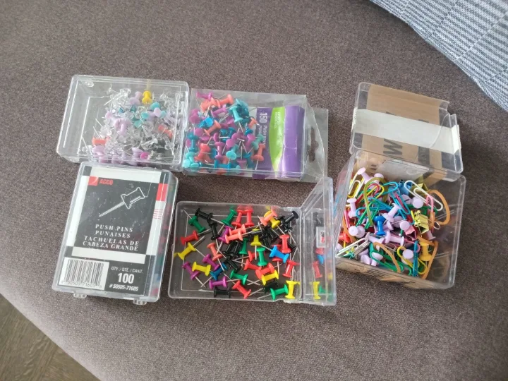 Assorted Push Pins & Paper Clips thumbnail