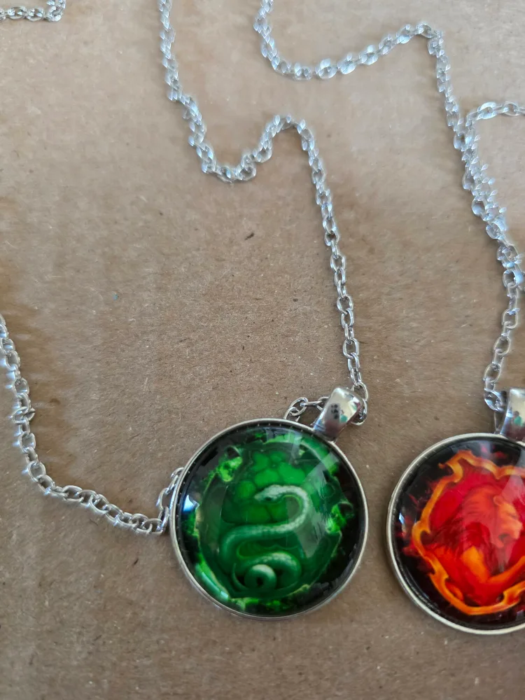 Harry Potter House Gryffindor and Slytherin Necklaces image indicator(3)