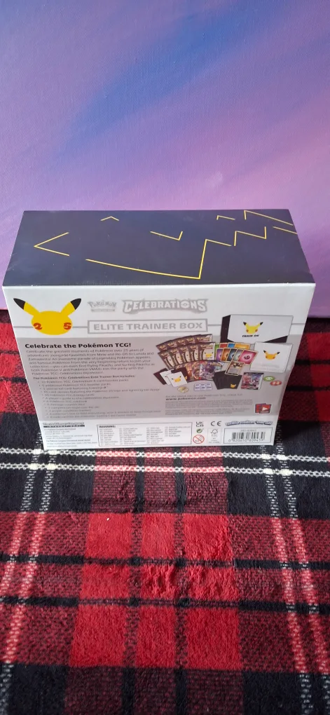 Pokemon Celebrations Elite Trainer Box image indicator(3)