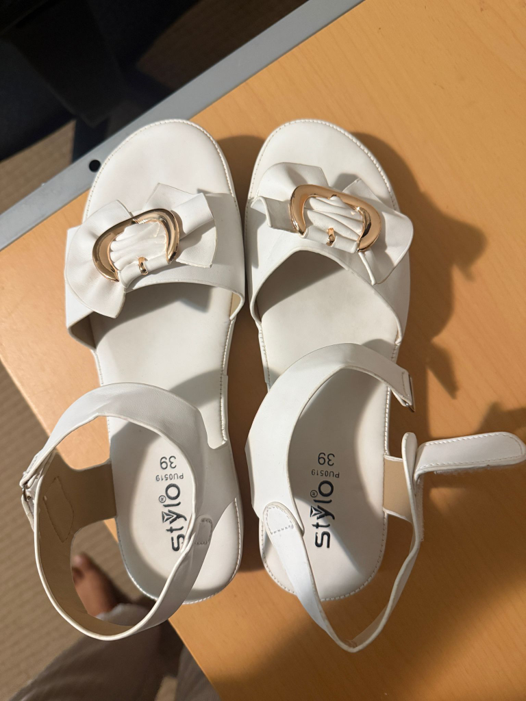 Stylo White Sandals - Size 9