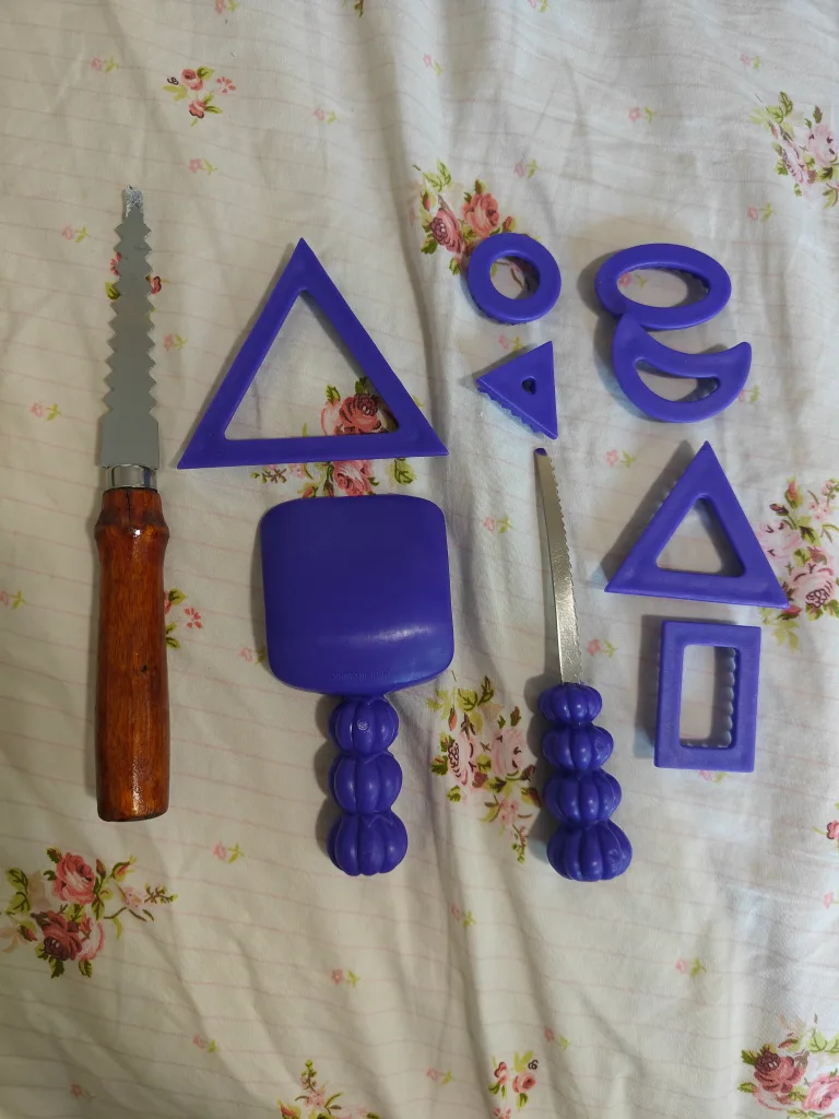 Mini Pumpkin Carving Set 🎃💖🧡 image indicator(2)