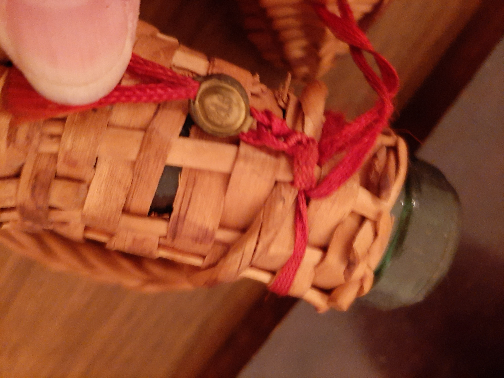Wicker Wrapped Wine Bottle - photo 4