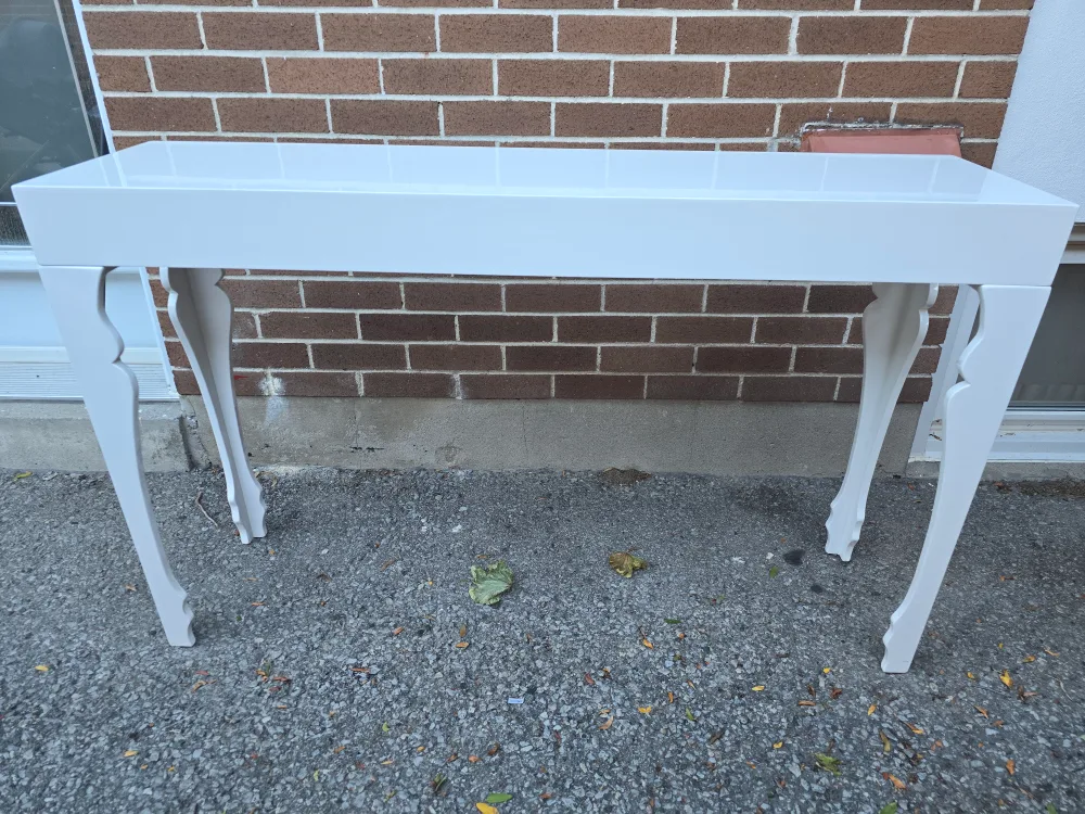 Safavieh Beth French Leg Lacquer Console White thumbnail