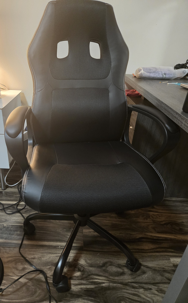 Black office/gaming Chair