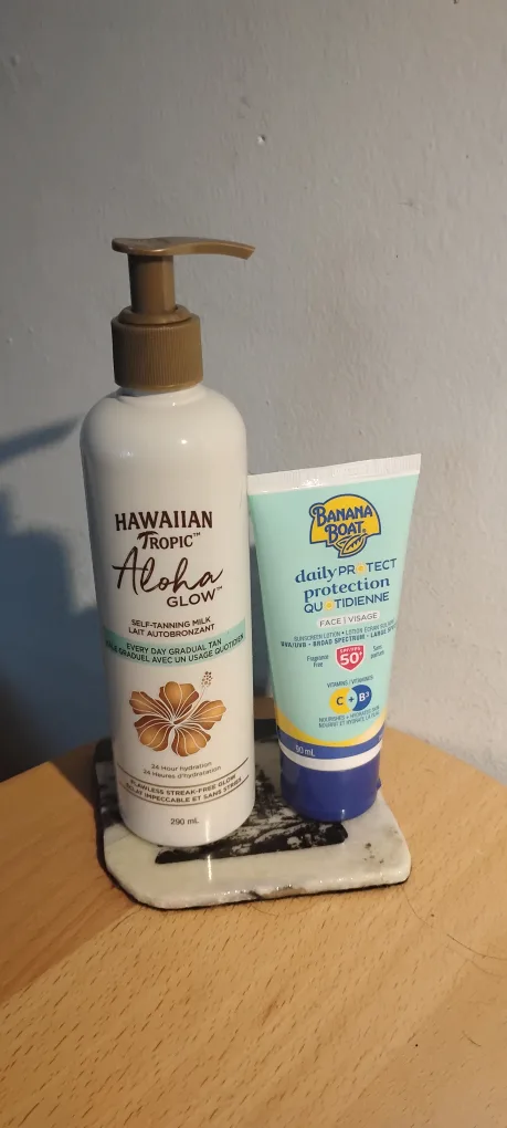 Hawaiian Tropic Aloha Glow & Banana Boat Sunscreen thumbnail