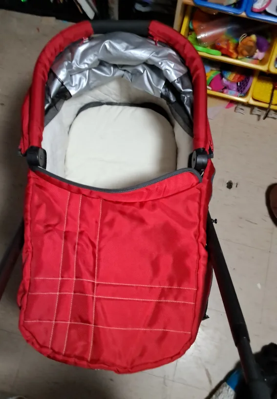 Uppababy Bassinet - Red image indicator(2)