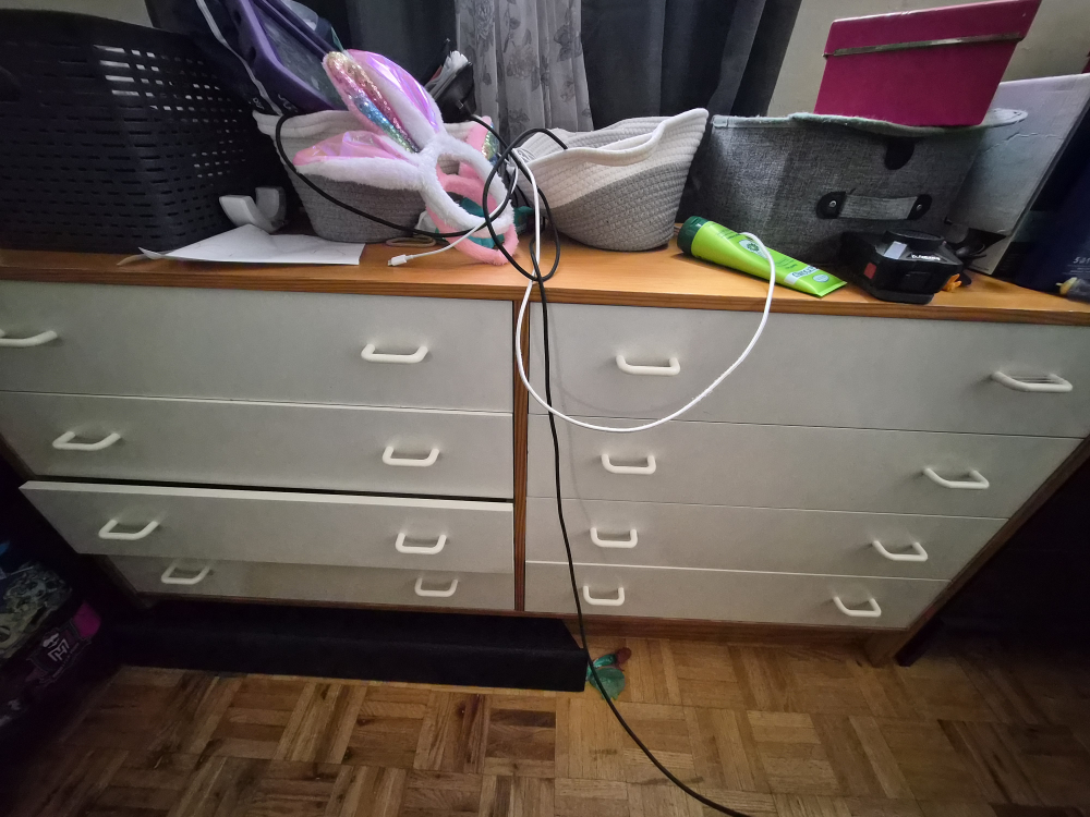 White 6-Drawer Dresser