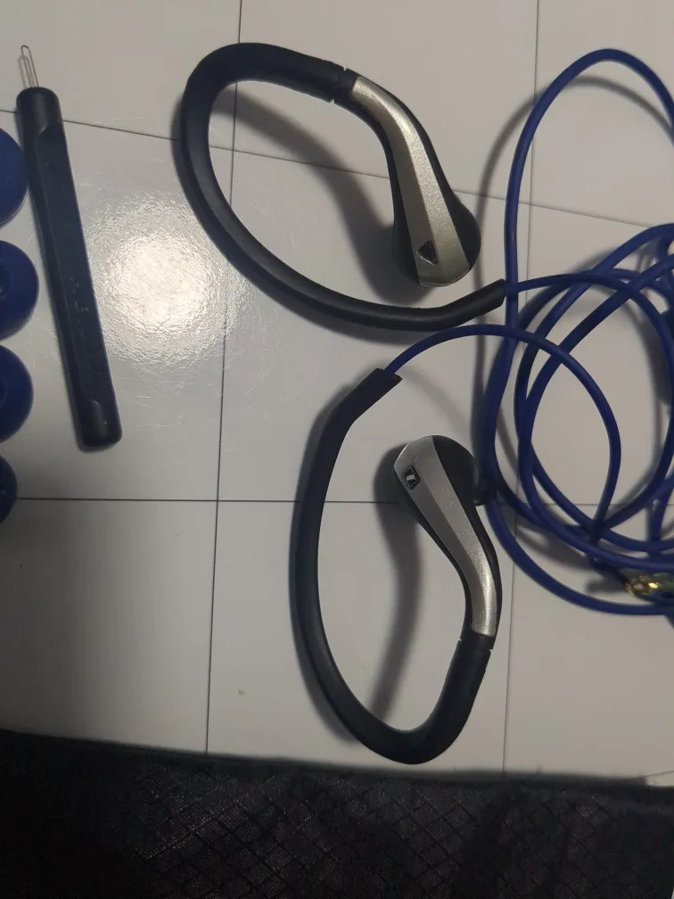 Sennheiser Adidas OCX 686 Sports Earphones image indicator(3)