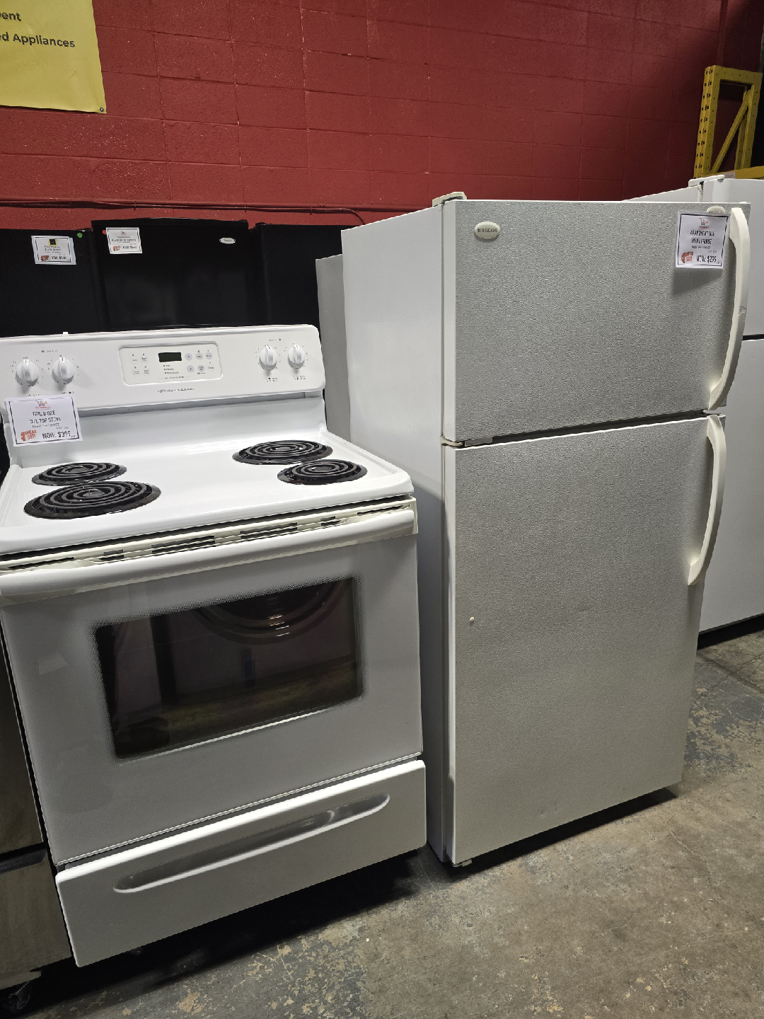 Estate Electric Range & Refrigerator