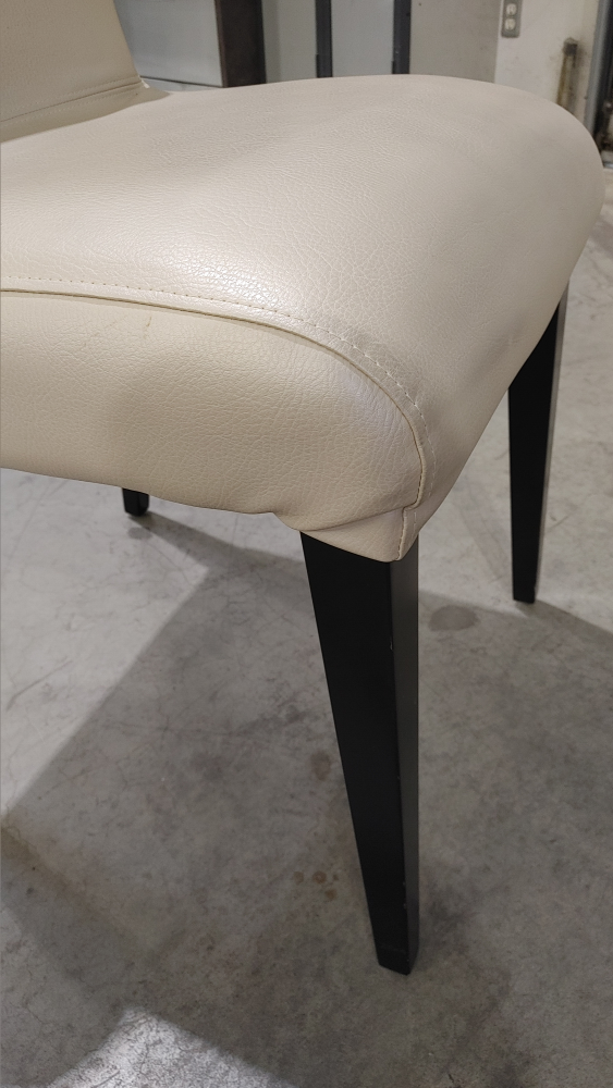 Set of Four Dining Chairs - Cream Leatherette - photo 4
