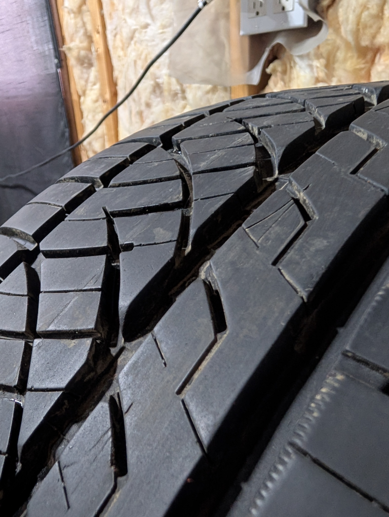 (4)-235/40R19 Falken Ziex Ze960 A/S All Season Tires - photo 2
