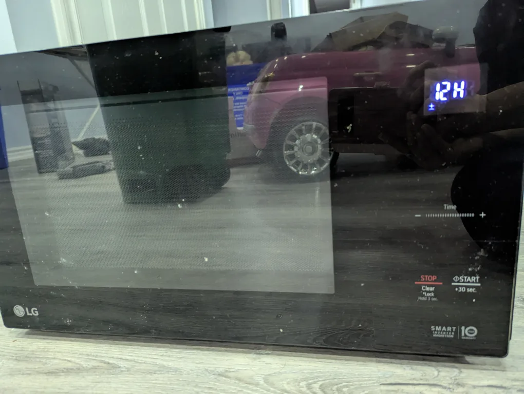 LG Smart Inverter Microwave thumbnail