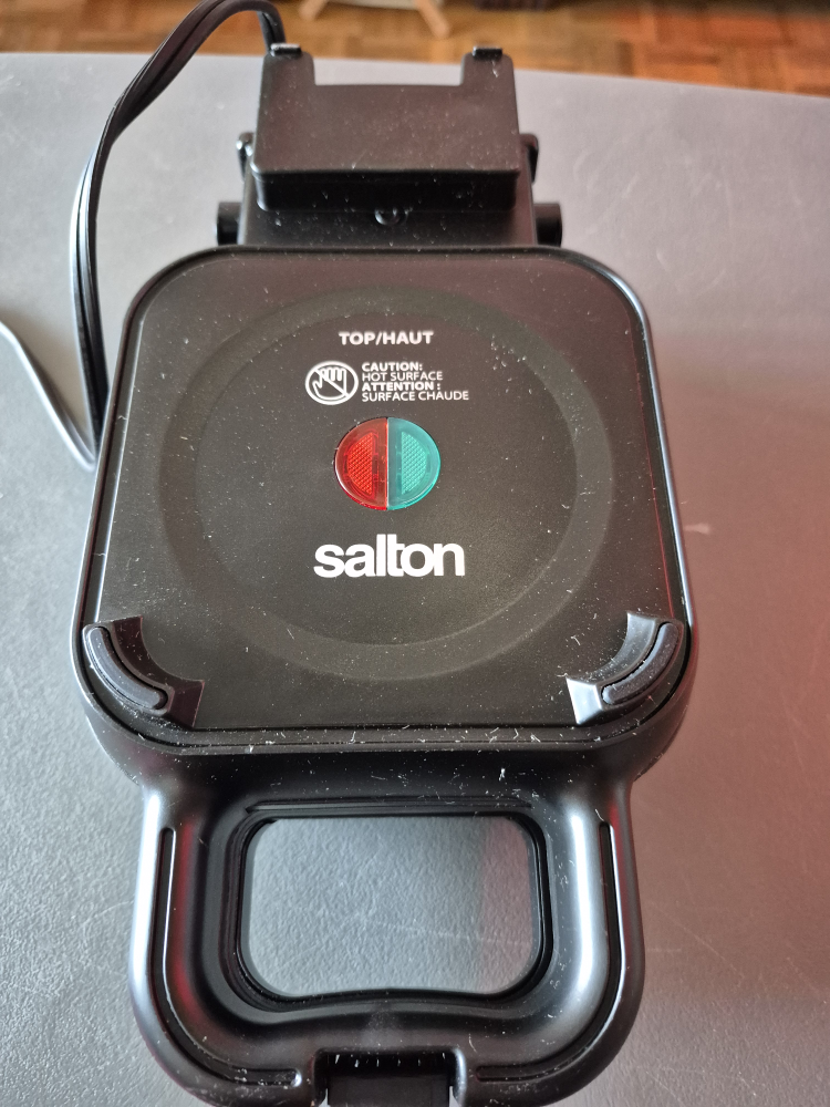 Salton Stuffed Waffle Maker - Like New!