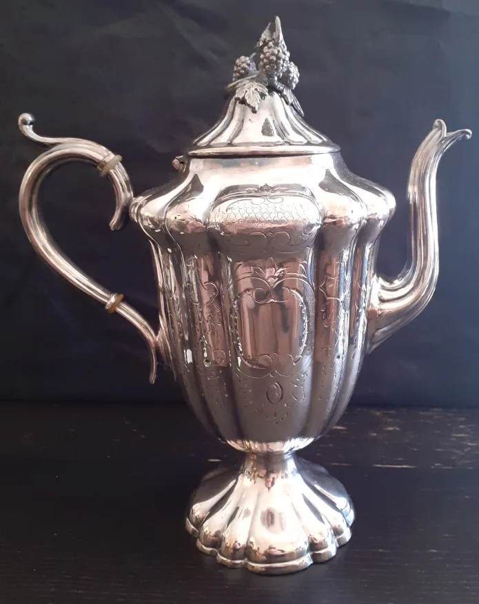 Antique Silver Plated Teapot image indicator(3)