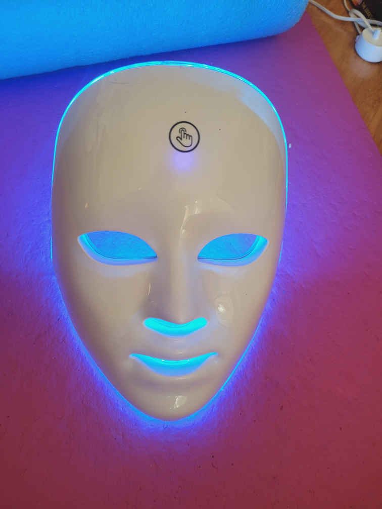 LED Facial Therapy Mask and Nutri blender - photo 2