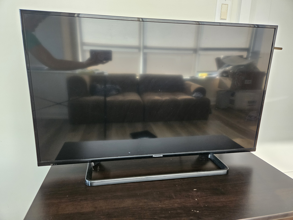 Panasonic TC-39A410C 39-inch LED TV