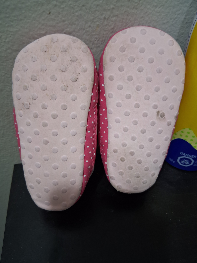 Joe Fresh Baby Sandals - Size 4 - photo 4