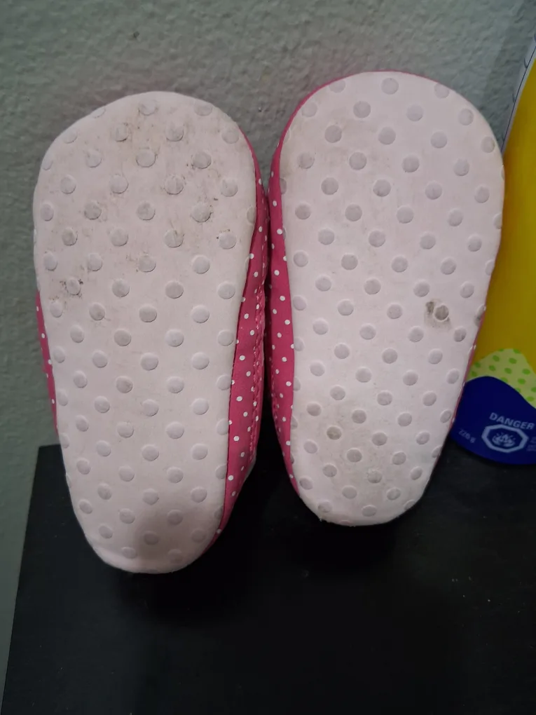 Joe Fresh Baby Sandals - Size 4 image indicator(4)