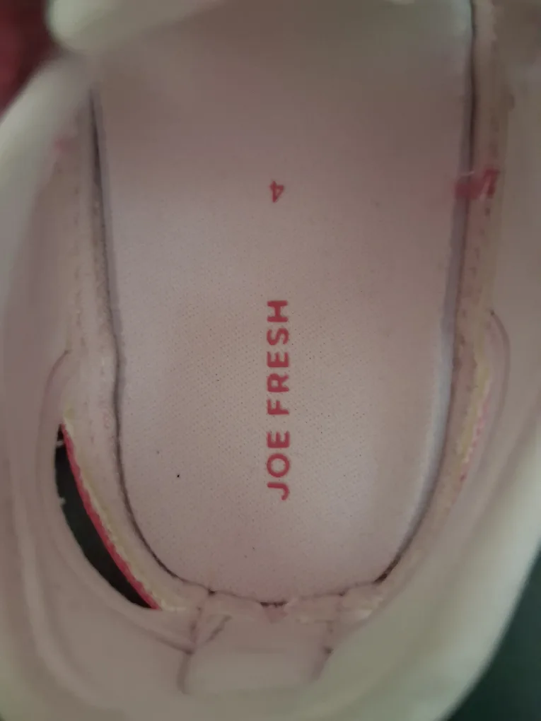 Joe Fresh Baby Sandals - Size 4 image indicator(5)