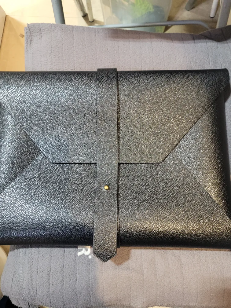 Black Leather Clutch image indicator(4)