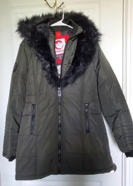 Size M Jackets (Women's) thumbnail
