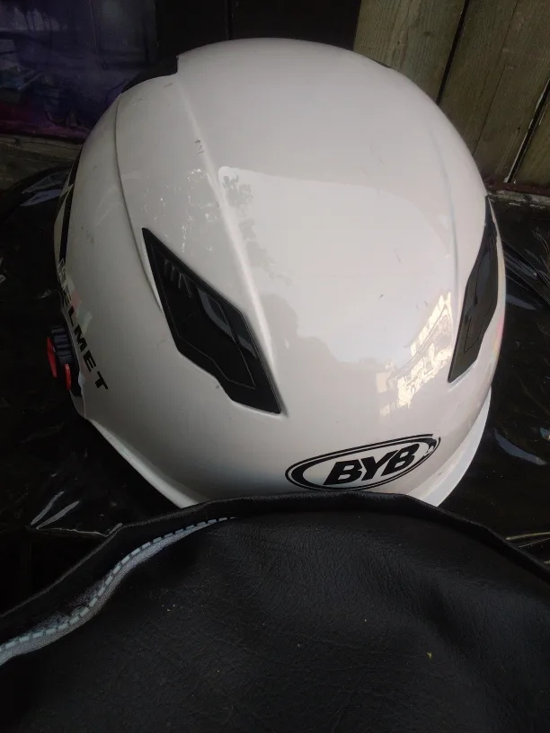 BYB White Helmet image indicator(2)