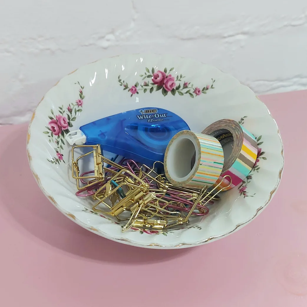 trade or $1! 🛍 cottage core stationary bowl dainty rose pattern image indicator(2)