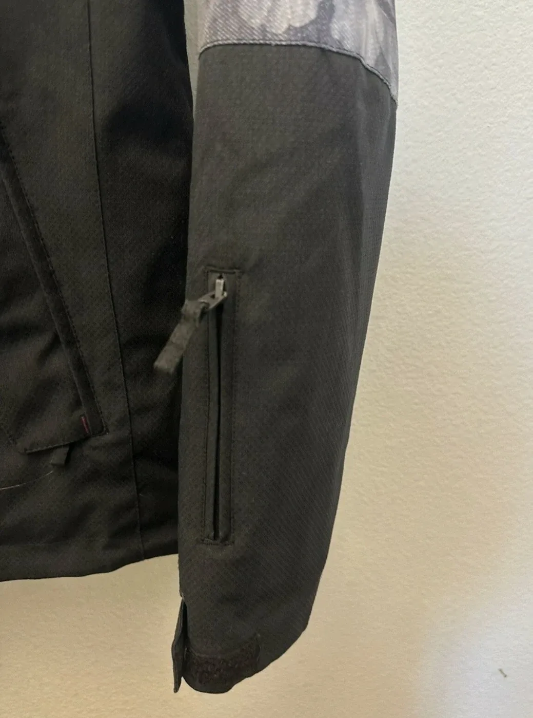 Roxy Floral Snowboarding Jacket image indicator(3)